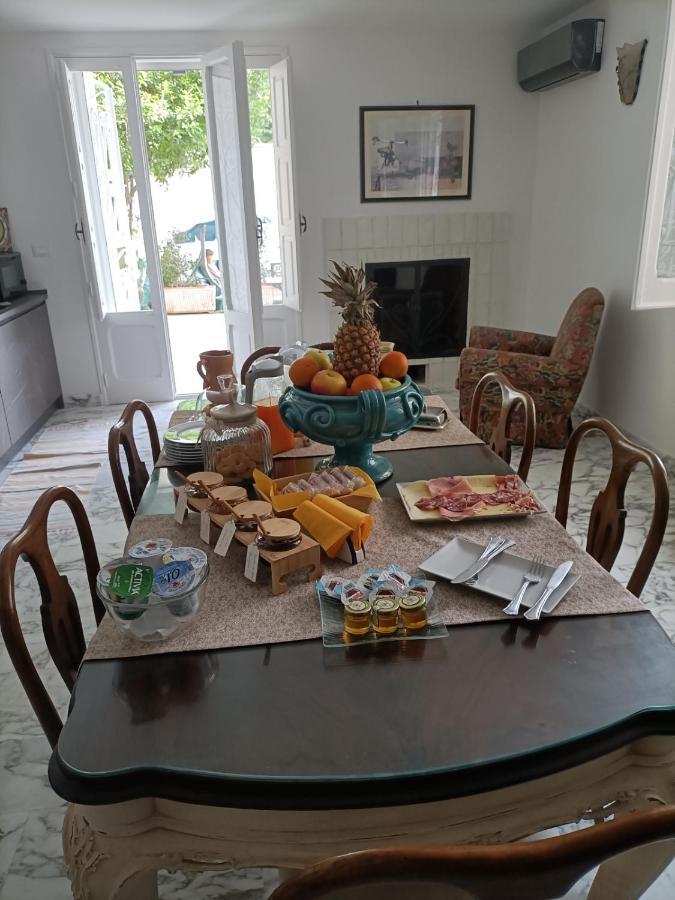 Il Giardino Della Scuncerta Bed & Breakfast Lecce Eksteriør bilde